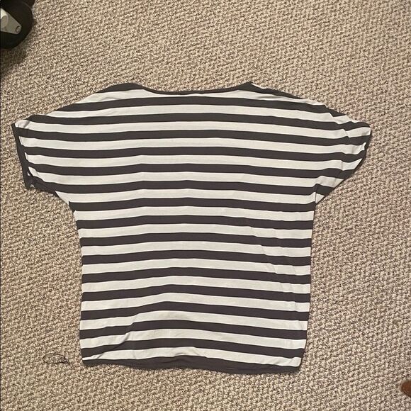 Cable & Gauge Black and White Striped Tie-Front Tee - Picture 3 of 3